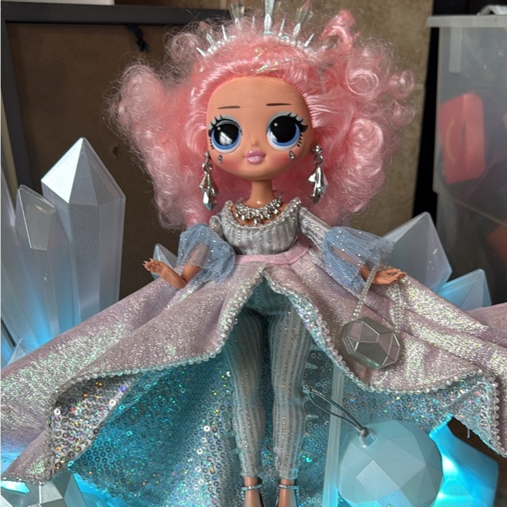 LOL SURPRISE OMG CRYSTAL QUEEN LIGHTED 9” DOLL *FABULOUS*